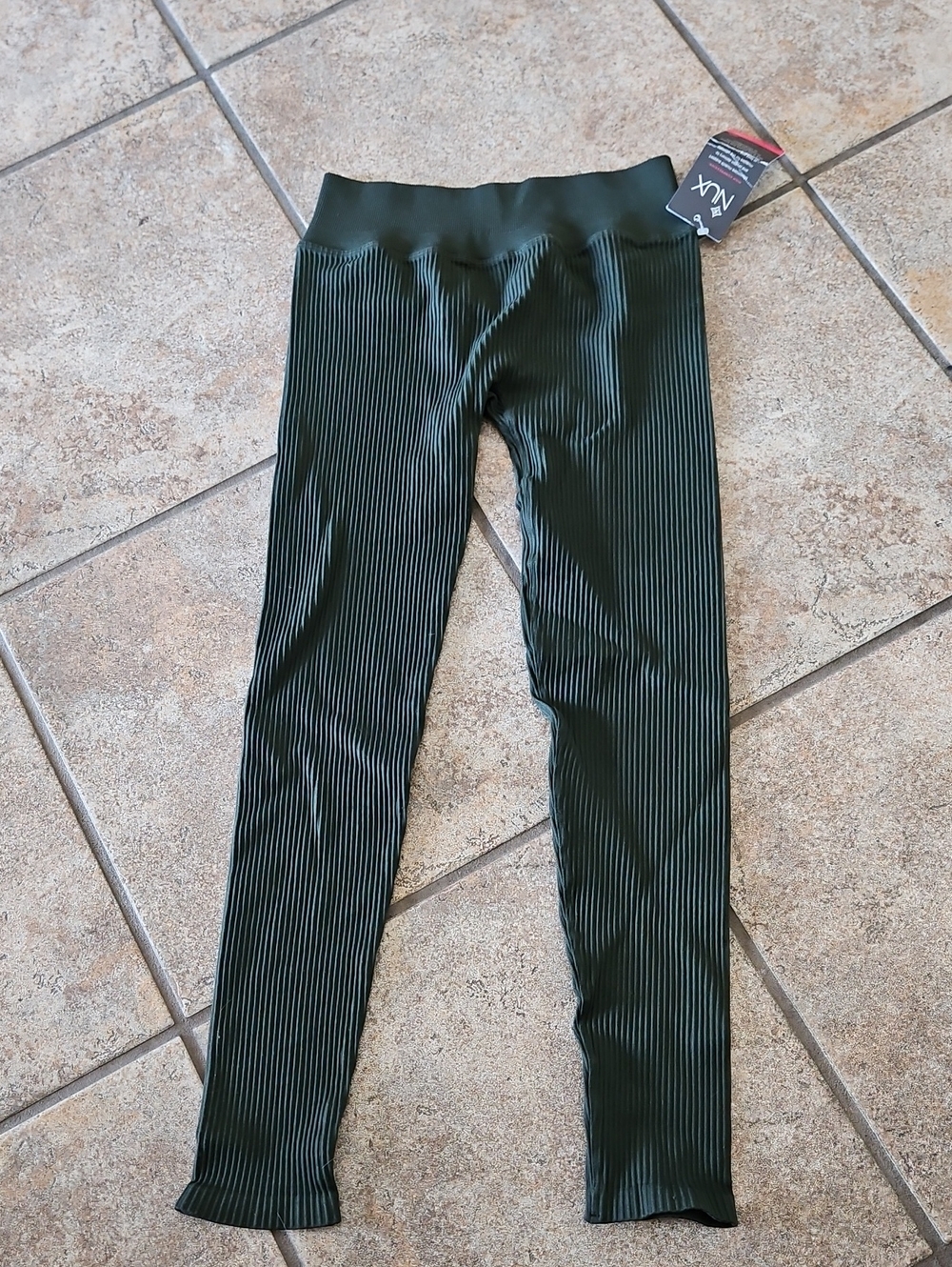 NUX High Compression Leggings Tag in Olive Green and Black